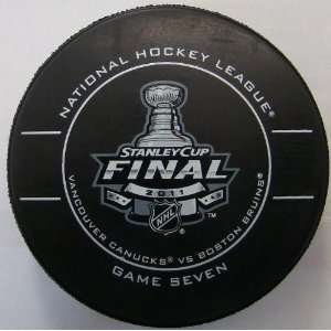 2011 Stanley Cup Finals Official NHL Game 7 Puck  Sports 