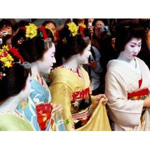  Geisha and Maiko at Memorial for Poet Yoshii Isamu in Gion 