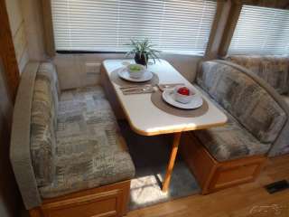  33L Wood Floors Free Warranty & Delivery 03 Winnebago Sightseer 33L 