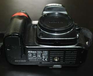MINT NIKON D80 12.2 Mgpx SLR Camera Body w/ MH 19 MB D80 & 4 