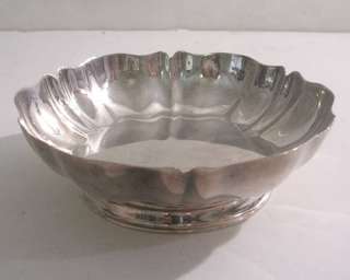 MEASUREMENTS Bowl sits 1 1/2 tall & is 5 1/8 in diameter Plate is 
