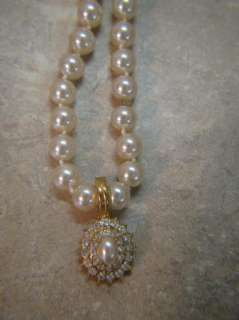 ROMAN BRAND Costume Jewelry PEARL & CRYSTALS NECKLACE/PENDANT 