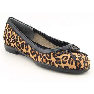 with absolute comfort in casual shoes aerosoles dedication to comfort 