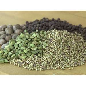 Spices of Historical Significance Green Cardamom Pods, Coriander 