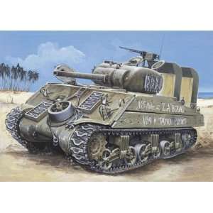    6389 1/35 US Marines M4 Sherman Tank WWII Pacific Toys & Games