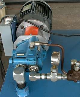 Note the directly driven Vickers PVB10 constant pressure variable 