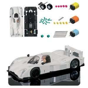  1/32 Scalextric Analog Slot Car KITS   Lola Aston Martin 
