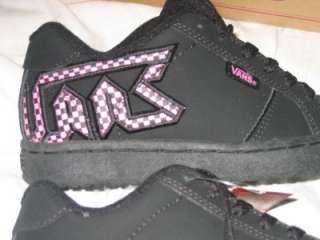 NEW Girls Black Pink Widow VANS Skate Shoe Shoes 4 4.0  