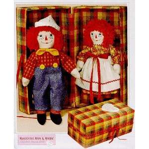  Raggedy Ann & Andy 20 Dolls with Carrying Case McCalls 