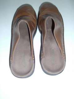   Clarks Brown Tan Leather Clogs Sz. 9 Suede Insoles Slip On Shoes