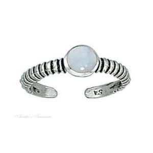  Sterling Silver Ribbed Band White Shell Toe Ring Jewelry