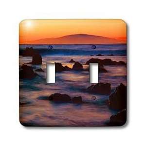Sandy Mertens Hawaii Travel Designs   Sunset over Maui Waves   Light 