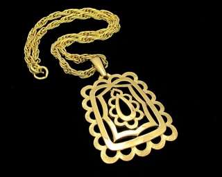 Vtg Crown TRIFARI Pendant Necklace Bold Goldtone Bold Ornate Designer 