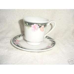    Gibson Porcelain Set of 6 Cups & 7 Saucers 