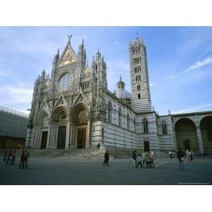  The Cathedral in Siena is a Mixture of Gothic and Romanesque 