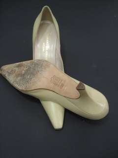 You are bidding on a pair of GIANNI MILANESI Beige Leather Pumps Heels 