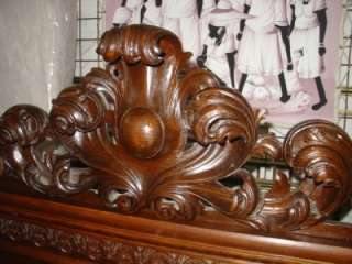 NICE WELL CARVED ITALIAN TUSCAN WALNUT BEDROOM SET BED 12IT005D  
