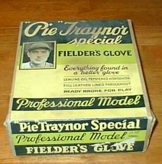 PIE TRAYNOR SPECIAL FIELDERS GLOVE AND FACTORY DISPLAY BOX  