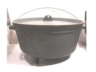 14 in Cast Iron Dutch Oven Footed Chuckwagon USA Black  