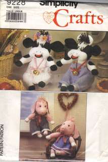 SIMPLICITY 9228 STUFFED COW + PIG W/CLOTHES Adorable  