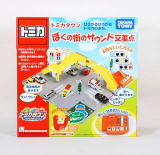TOMICA TOWN CROSS ROAD WITH SOUND AND LIGHT EFFECT  