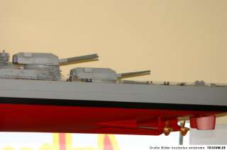 150 Graupner Fertigmodell Schlachtschiff Bismarck mit 3 Motoren 