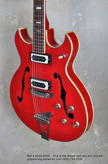 Silvertone Model 319 Semihollowbody Electric Guitar  