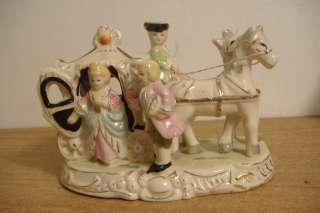 VINTAGE~COLONIAL HORSE DRAWN CARRIAGE~CERAMIC STATUE  