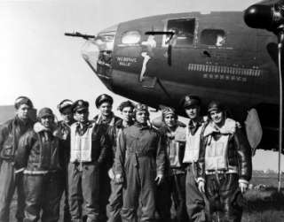 MEMPHIS BELLE AIRPLANE CREW PHOTO WWII BOEING B17 FLYING FORTRESS 