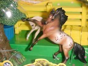 Breyer Stablemate Horses Appaloosa Stallion & Palomino Foal Play Set 