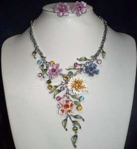   MULTICOLOR FLOWER CRYSTAL DROP NECKLACE AND EARRINGS SET  