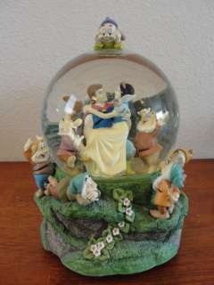 Disney Snow White Snowglobe w Seven Dwarfs EUC  