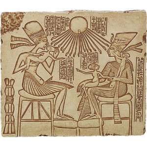  Akhenaton, Nefertiti and their daughters
