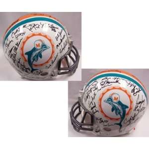  Miami Dolphins Autographed Miami Dolphins Helmet (Mounted 
