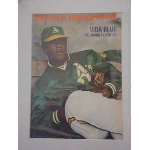Vida Blue Autographed Signed March 27 1972 Sports Illustrated Magazine 