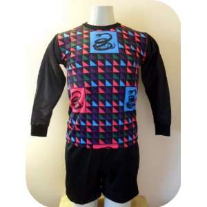  GOALKEEPER YOUTH SET JERSEY & SHORT SIZE 10 (FOR 7 TO 8 