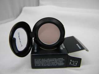 Mac Cosmetics Eyeshadow   ROSY OUTLOOK   ( SATIN ) New In Box  