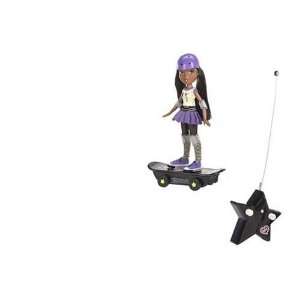  Bratz X Treme Skate Boarding RC Sasha 49 MHZ Toys & Games