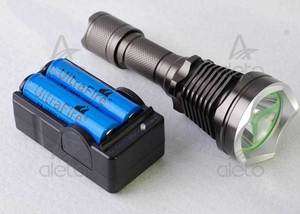   Lumen CREE XM L T6 LED Light Flashlight Torch 2x18650 + Charger  