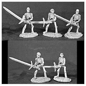  Skeletons with Two Handed Swords (5) (OOP) Toys & Games